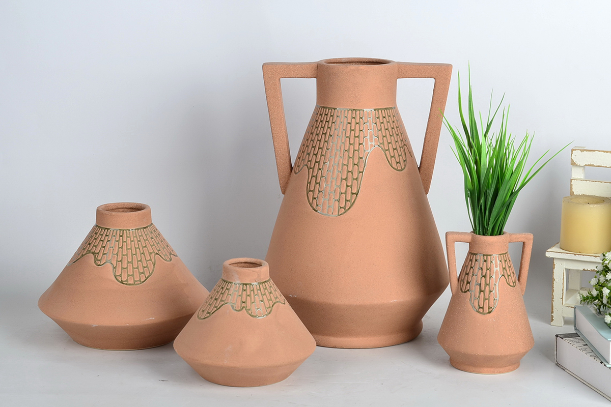 stoneware vases with golden pattern